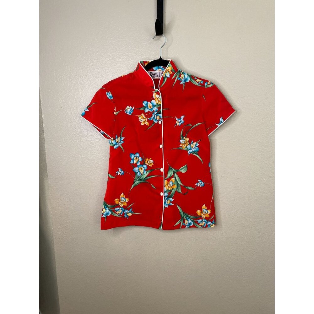 Hilo Hattie Women’s Red Floral Print Button-Up Hawaiian Blouse Mandarin Collar